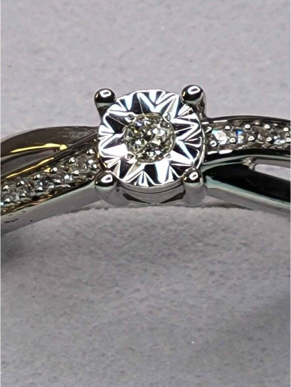 Sterling Silver 0.1 CTW Lab Grown Diamond Ring Size 7
